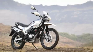 xpulse-200-4v-right-front-three-quarter